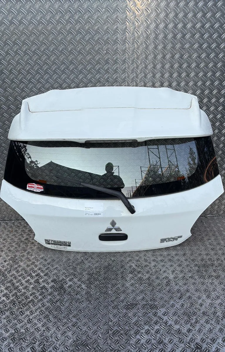 Hayon Mitsubishi MIRAGE - SPACE STAR VI 3-5 portes (A0_A) 1.0 (a05a) (2012) 5 portes occasion