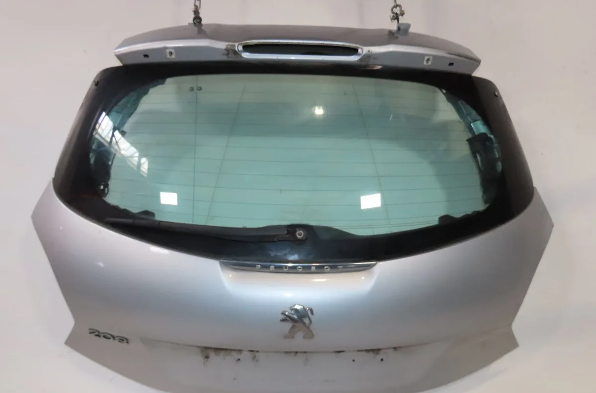 Hayon Peugeot 208 I (CA_, CC_) 1.6 bluehdi 100 (2015) 5 portes occasion