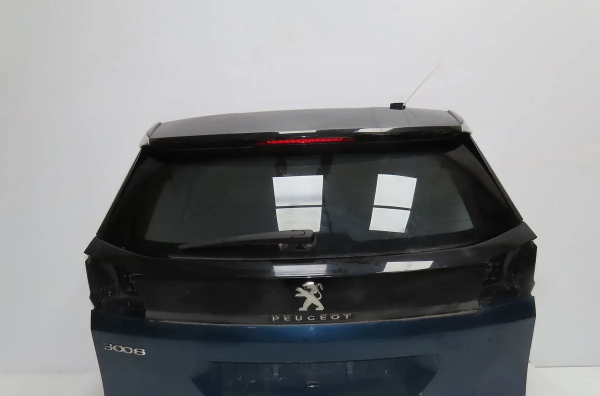 Hayon Peugeot 3008 SUV (MC_, MR_, MJ_, M4_) 1.5 bluehdi 130 (2018) 5 portes occasion