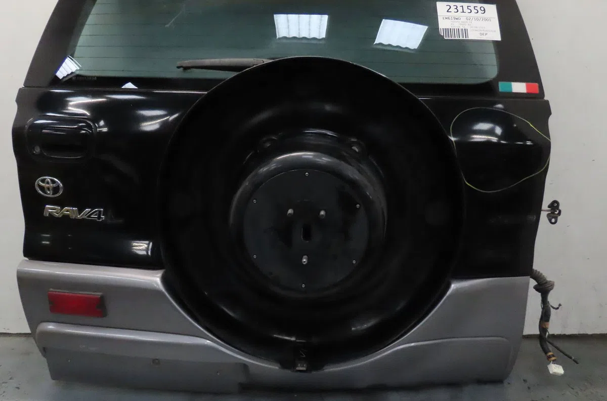 Hayon Toyota AVENSIS (_T22_) 2.0 vvt-i (azt220_) (2000-2003) occasion