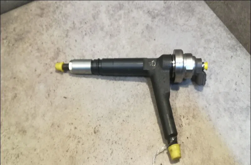 Injecteur Opel MERIVA A Monospace (X03) 1.7 cdti (e75) (2003-2010) occasion