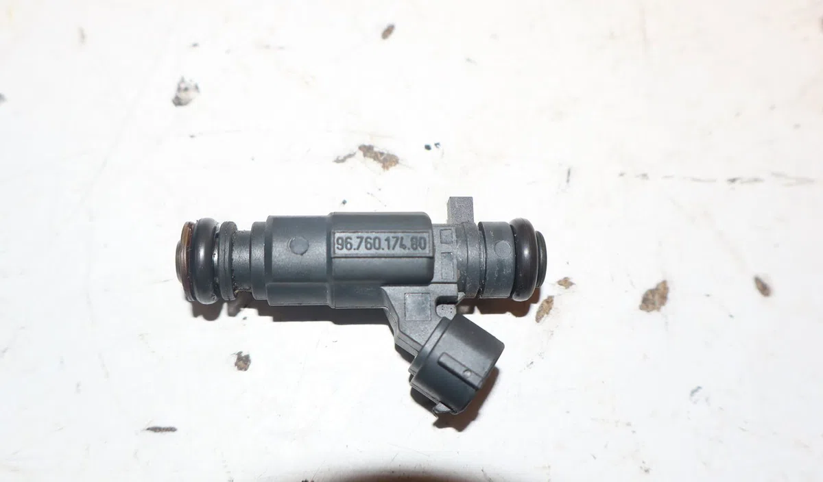 Injecteur Peugeot 308 II (LB_, LP_, LW_, LH_, L3_) 1.2 thp 110 (2013-2021) occasion