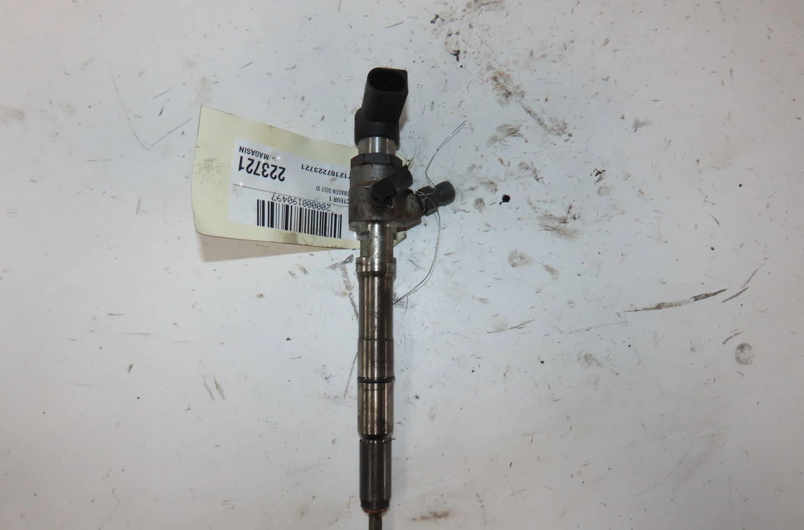 Injecteur Volkswagen GOLF VI (5K1) 1.6 tdi (2009-2012) 5 portes occasion