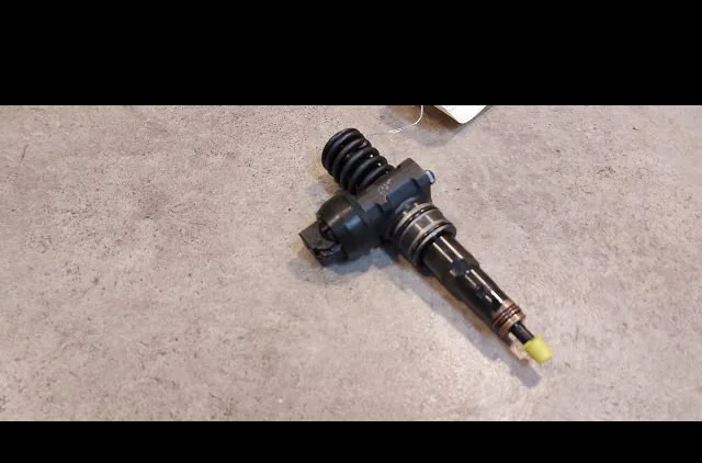 Injecteur Volkswagen TOURAN (1T1, 1T2) 1.9 tdi (2003-2004) 5 portes occasion