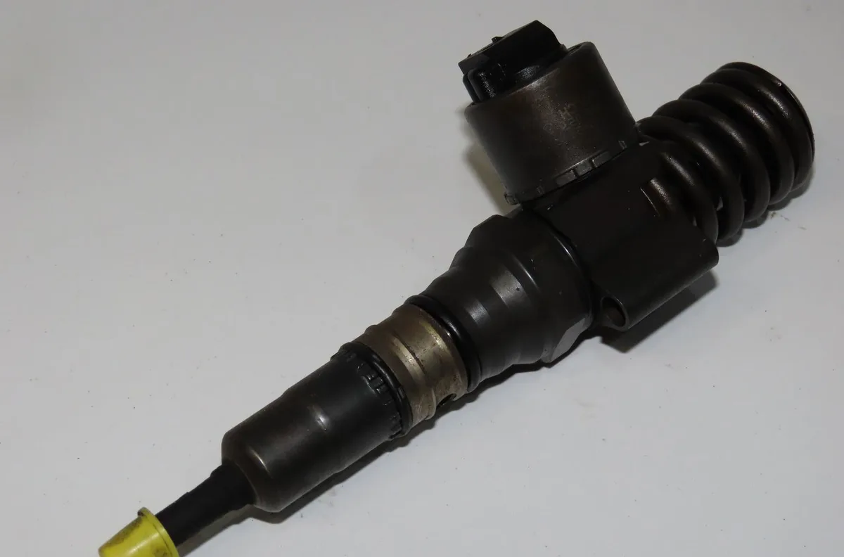Injecteur Volkswagen TOURAN (1T1, 1T2) 2.0 tdi 16v (2003-2010) 5 portes occasion