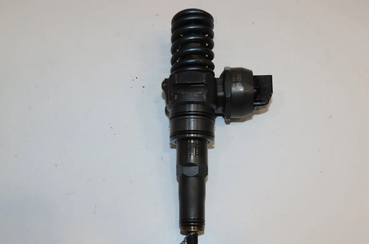 Injecteur Volkswagen TRANSPORTER V Autobus-Autocar (7HB, 7HJ, 7EB, 7EJ) 1.9 tdi (2003-2009) occasion