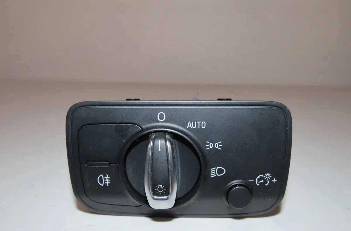 Interrupteur commande de phares Audi A3 (8V1, 8VK) S3 quattro (2013-2014) occasion