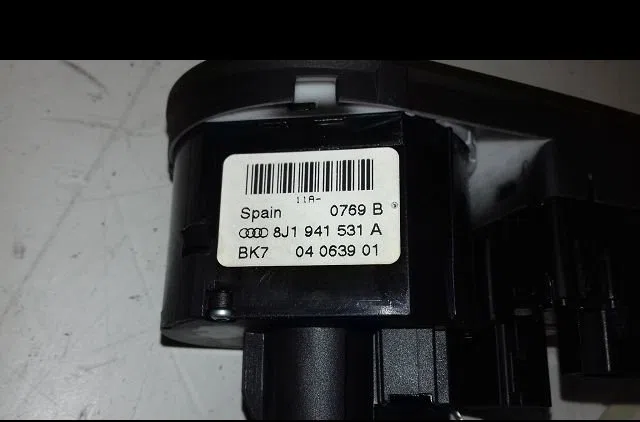 Interrupteur commande de phares Audi A3 Sportback (8PA) 1.8 tfsi (2006-2013) occasion