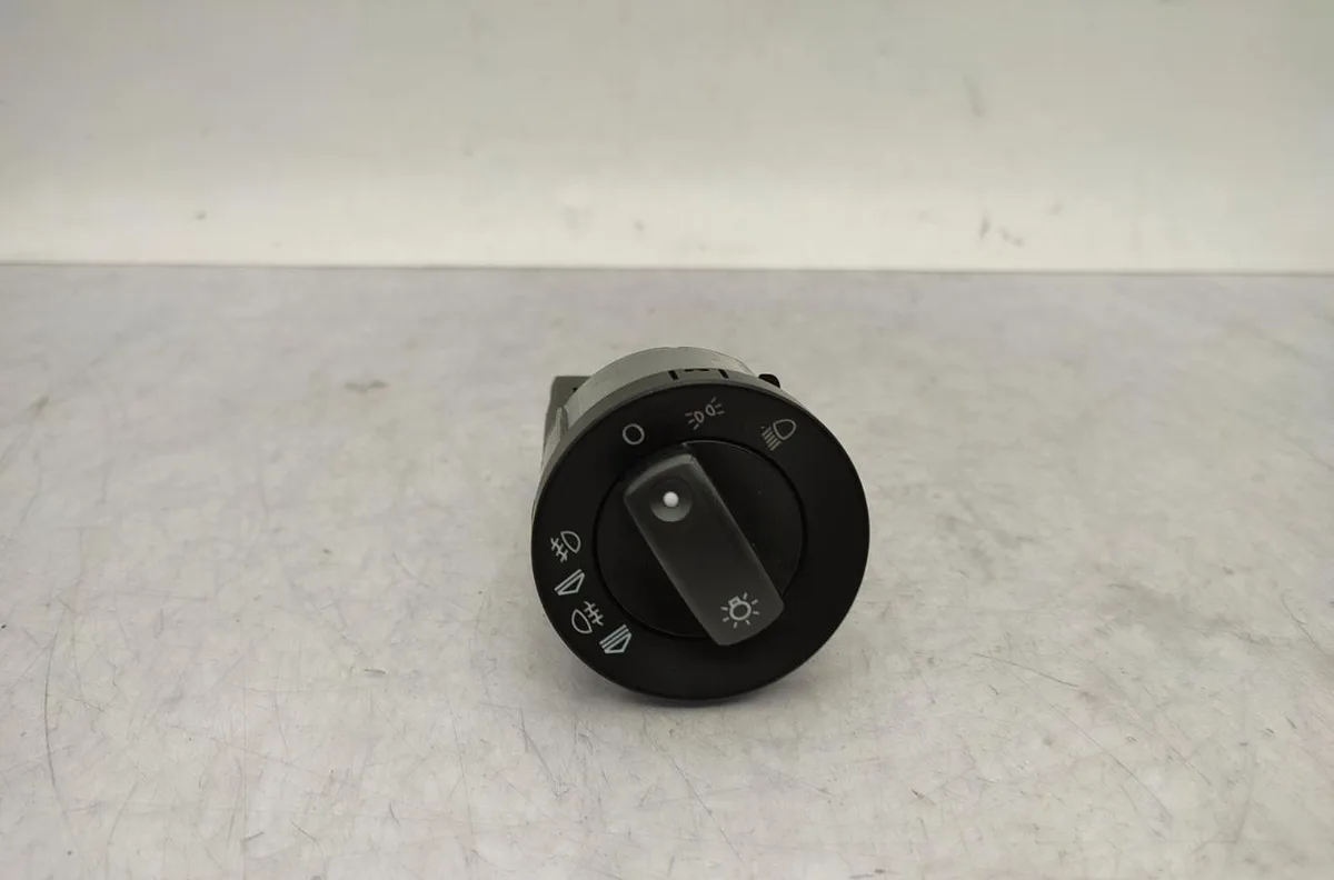 Interrupteur commande de phares AUDI A4 2 PHASE 1 occasion