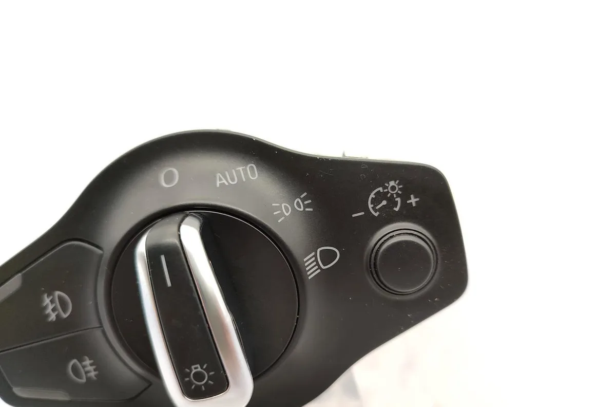 Interrupteur commande de phares AUDI A4 3 PHASE 1 occasion