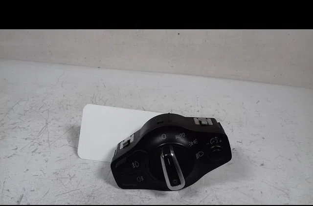 Interrupteur commande de phares Audi A4 B8 Avant (8K5) 2.0 tdi (2008-2015) occasion