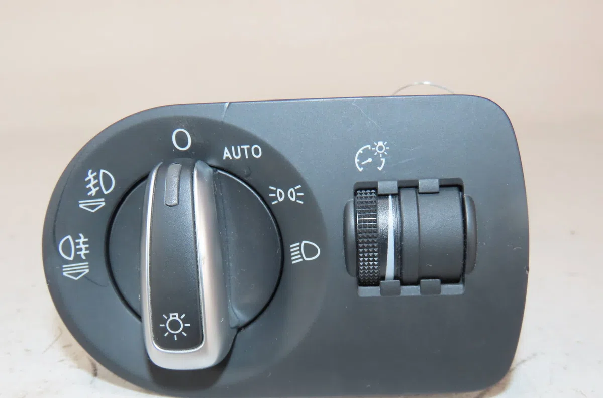 Interrupteur commande de phares Audi Q3 (8UB, 8UG) 2.0 tdi (2011-2018) occasion