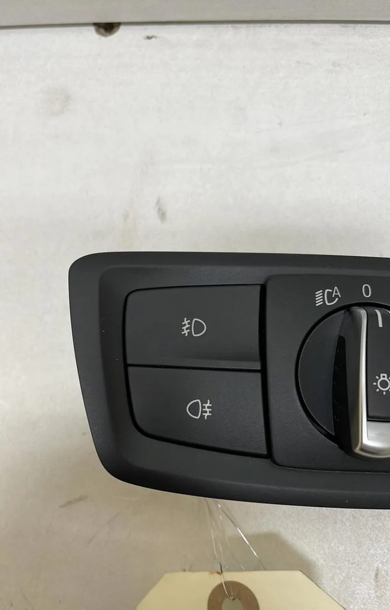 Interrupteur commande de phares Bmw 1 (F21) 116 d (2011) occasion