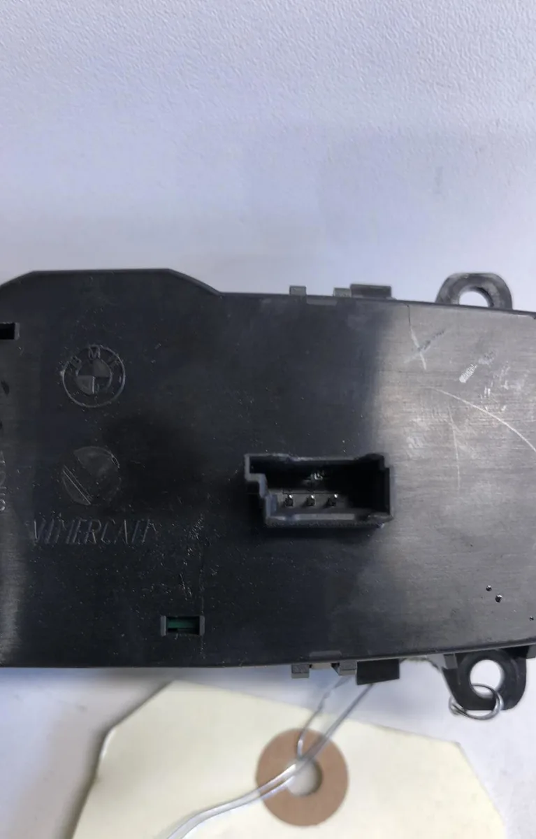 Interrupteur commande de phares Bmw 1 (F21) 116 d (2011) occasion