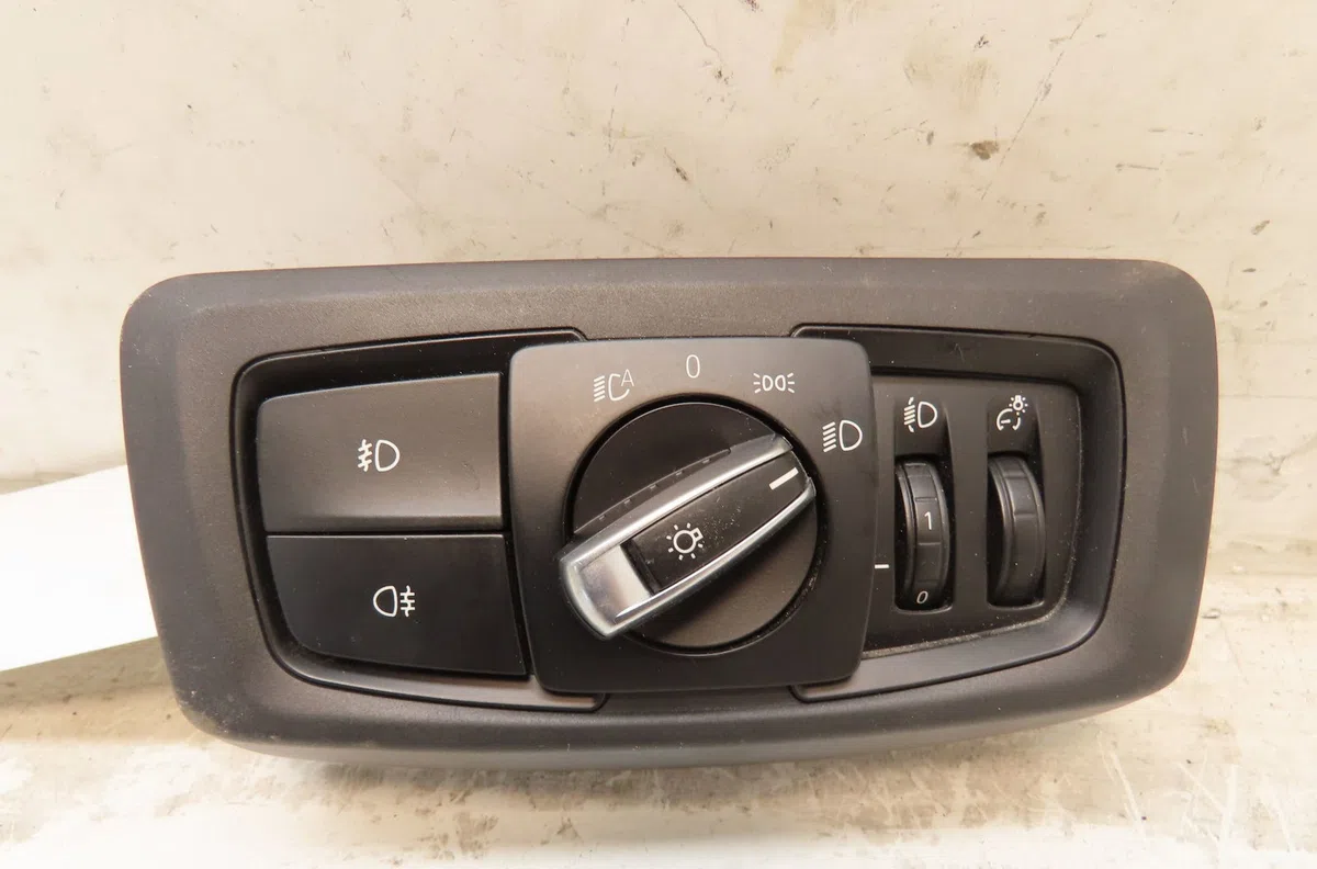 Interrupteur commande de phares Bmw 2 Gran Tourer (F46) 218 i (2015) occasion
