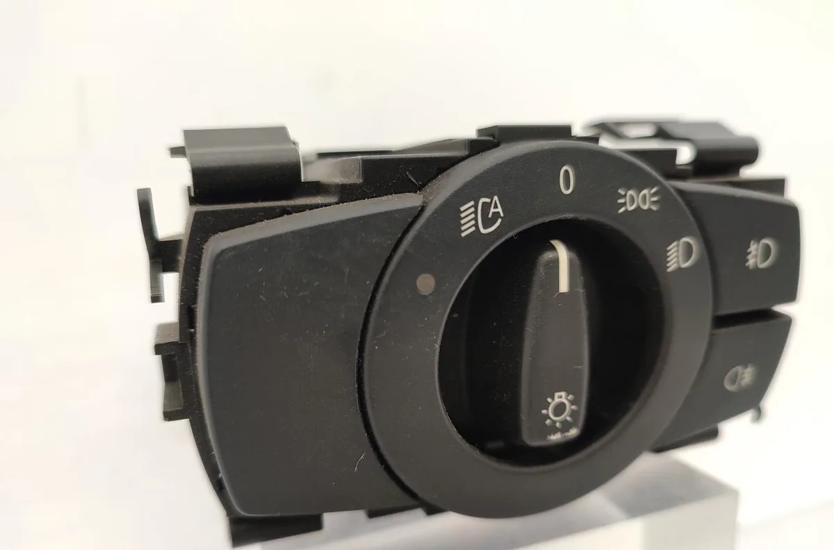 Interrupteur commande de phares BMW SERIE 1 E87 PHASE 1 occasion