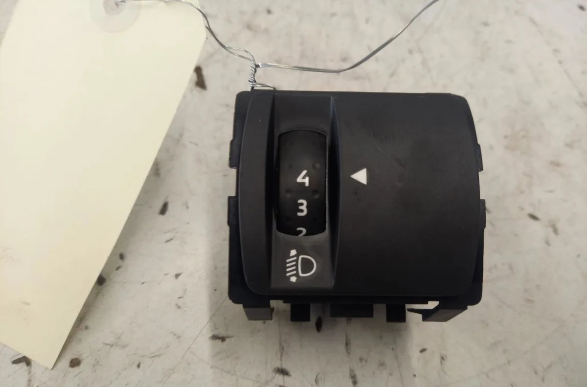 Interrupteur commande de phares DACIA SANDERO 3 occasion