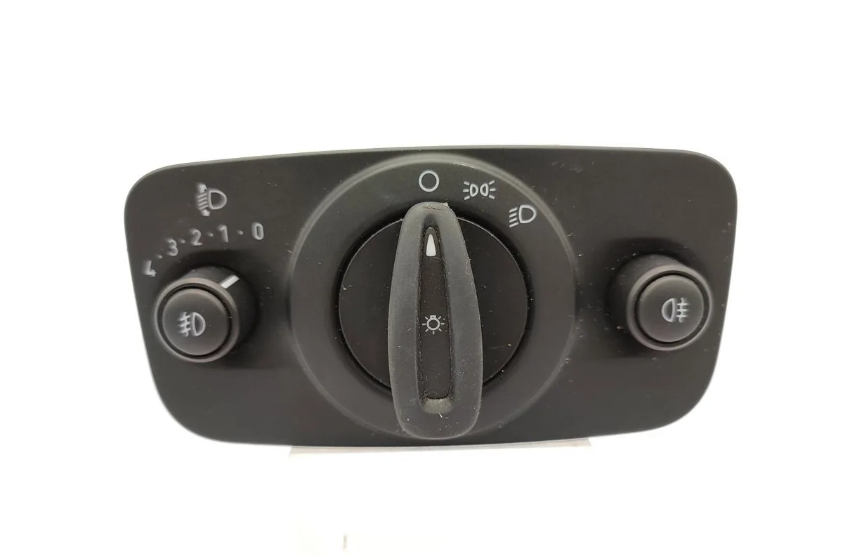 Interrupteur commande de phares FORD FIESTA 6 PHASE 1 occasion