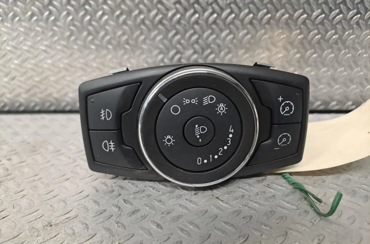 Interrupteur commande de phares FORD FOCUS 3  FOCUS 3 PHASE 1 occasion