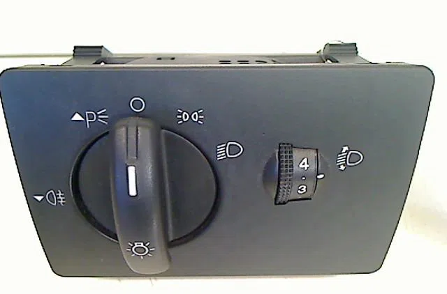 Interrupteur commande de phares FORD FOCUS II 2006 occasion