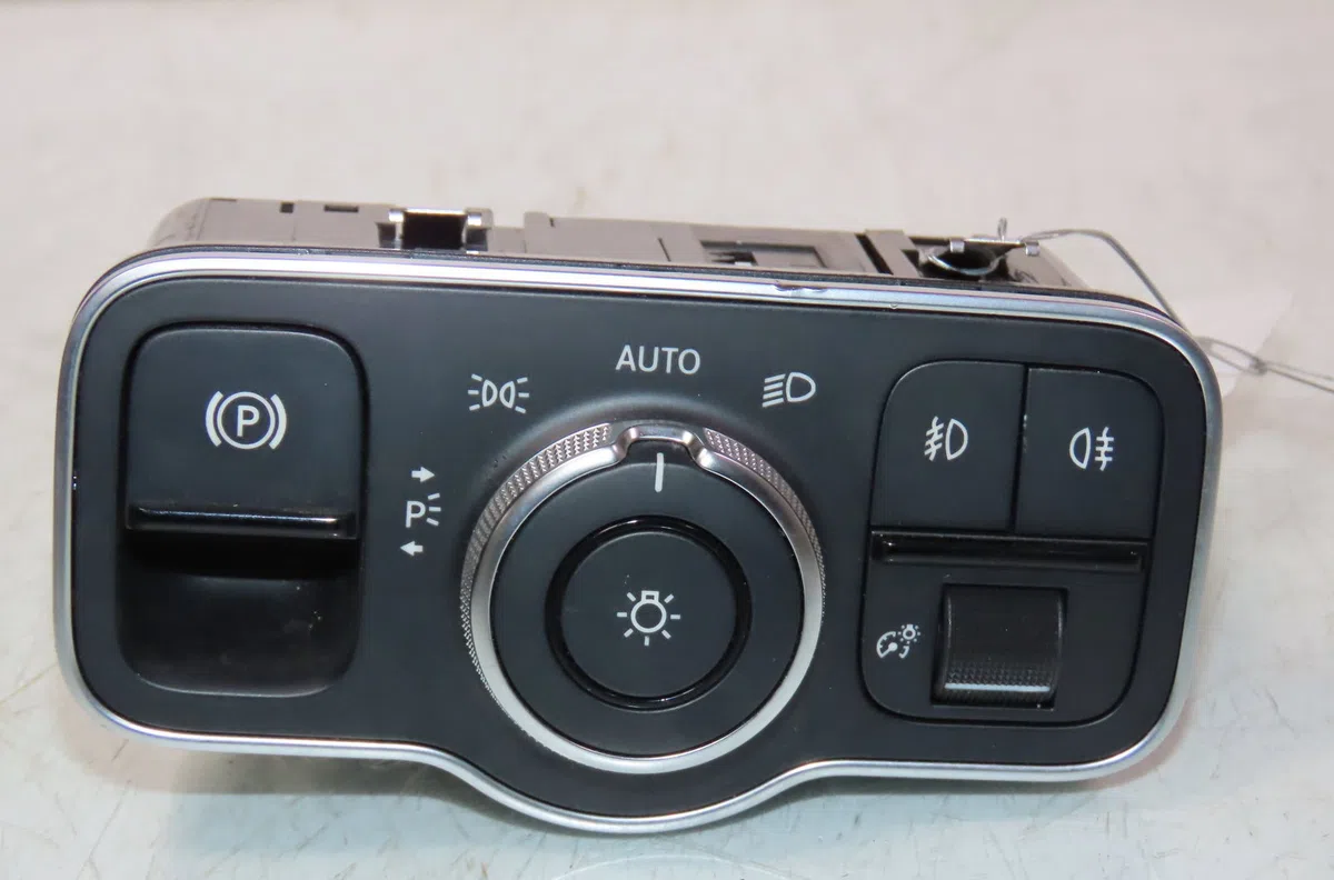 Interrupteur commande de phares Mercedes-benz GLB (X247) Glb 200 d (247.612) (2019) occasion