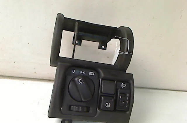 Interrupteur commande de phares OPEL CORSA II 1999 occasion
