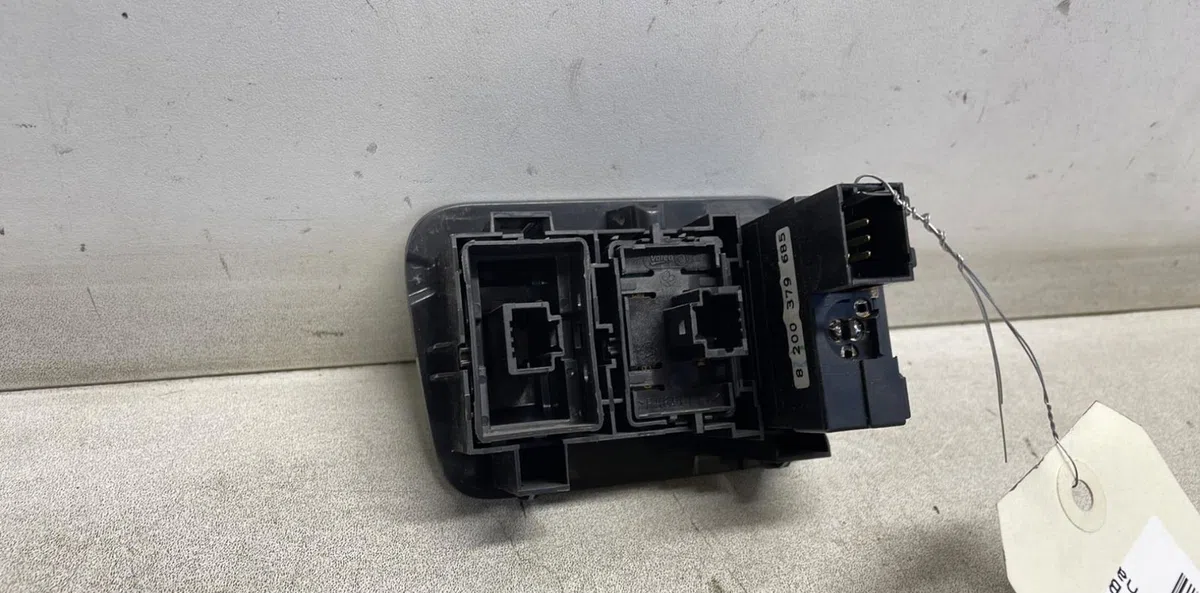 Interrupteur commande de phares Renault MASTER III Camionnette (FV) 2.3 dci 135 fwd (fv0n, fv08) (2014) occasion