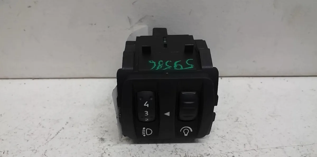 Interrupteur commande de phares Renault MEGANE III 3-5 portes (BZ0-1_, B3_) 1.5 dci (bz0c) (2008-2015) 5 portes occasion
