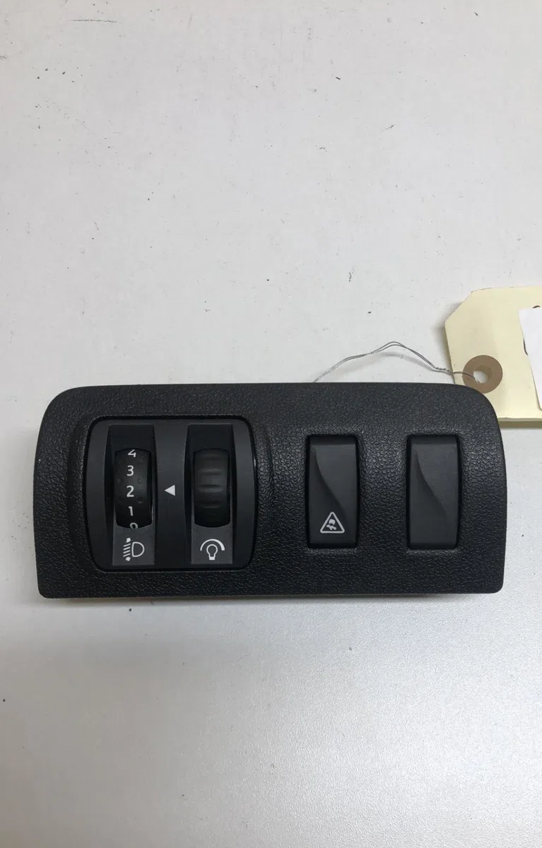 Interrupteur commande de phares Renault SCÉNIC III (JZ0-1_) 1.5 dci (2009) 5 portes occasion