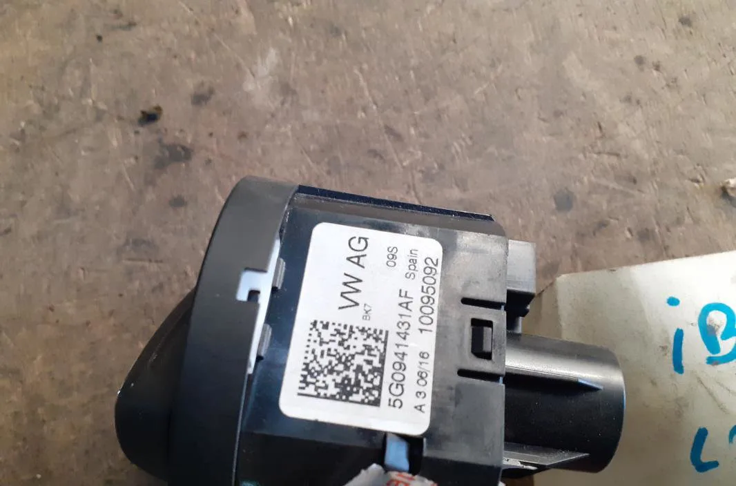 Interrupteur commande de phares Seat IBIZA IV (6J5, 6P1) 1.4 tdi (2008-2010) occasion