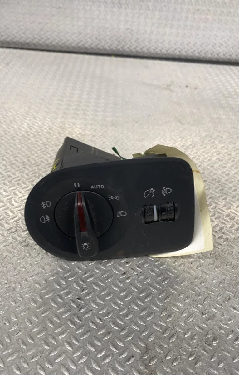Interrupteur commande de phares Seat IBIZA IV (6J5, 6P1) 1.6 tdi (2009-2015) occasion
