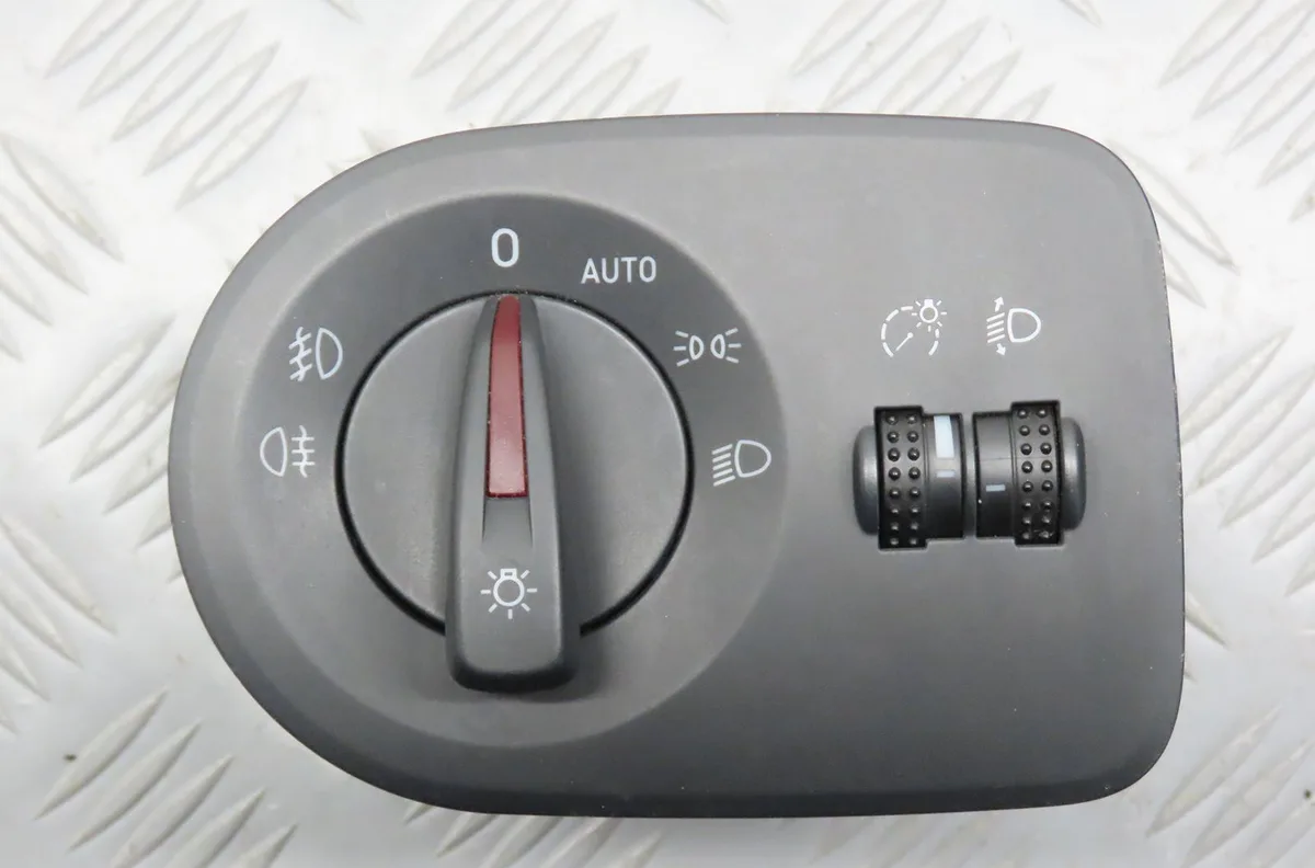 Interrupteur commande de phares Seat IBIZA IV (6J5, 6P1) 1.6 tdi (2009-2015) occasion
