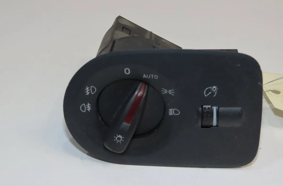 Interrupteur commande de phares Seat IBIZA IV (6J5, 6P1) 2.0 tdi (2010-2015) occasion