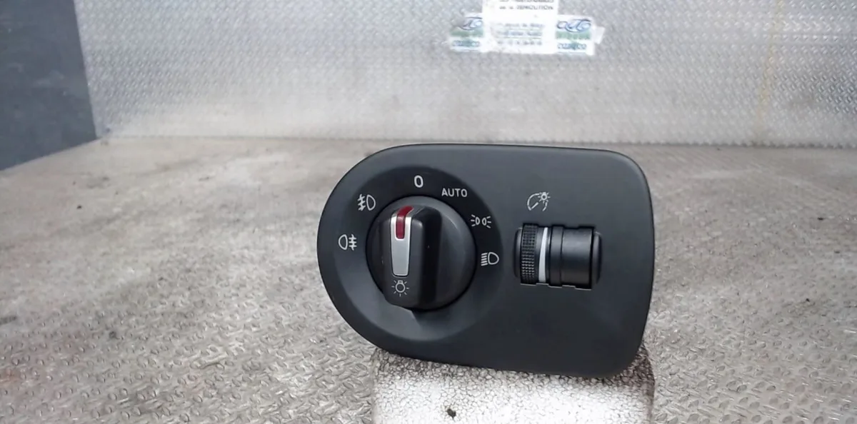 Interrupteur commande de phares Seat LEON (1P1) 2.0 tdi 16v (2005-2012) occasion