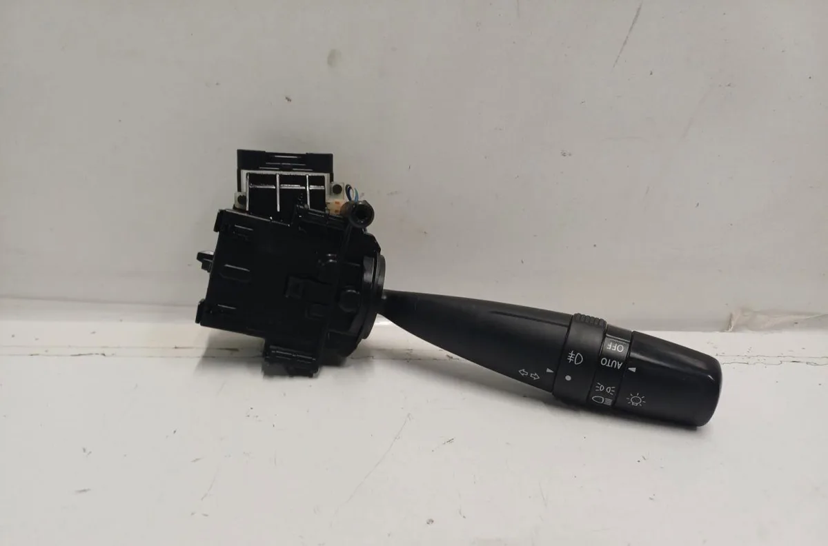 Interrupteur commande de phares SUZUKI SWIFT 4 occasion
