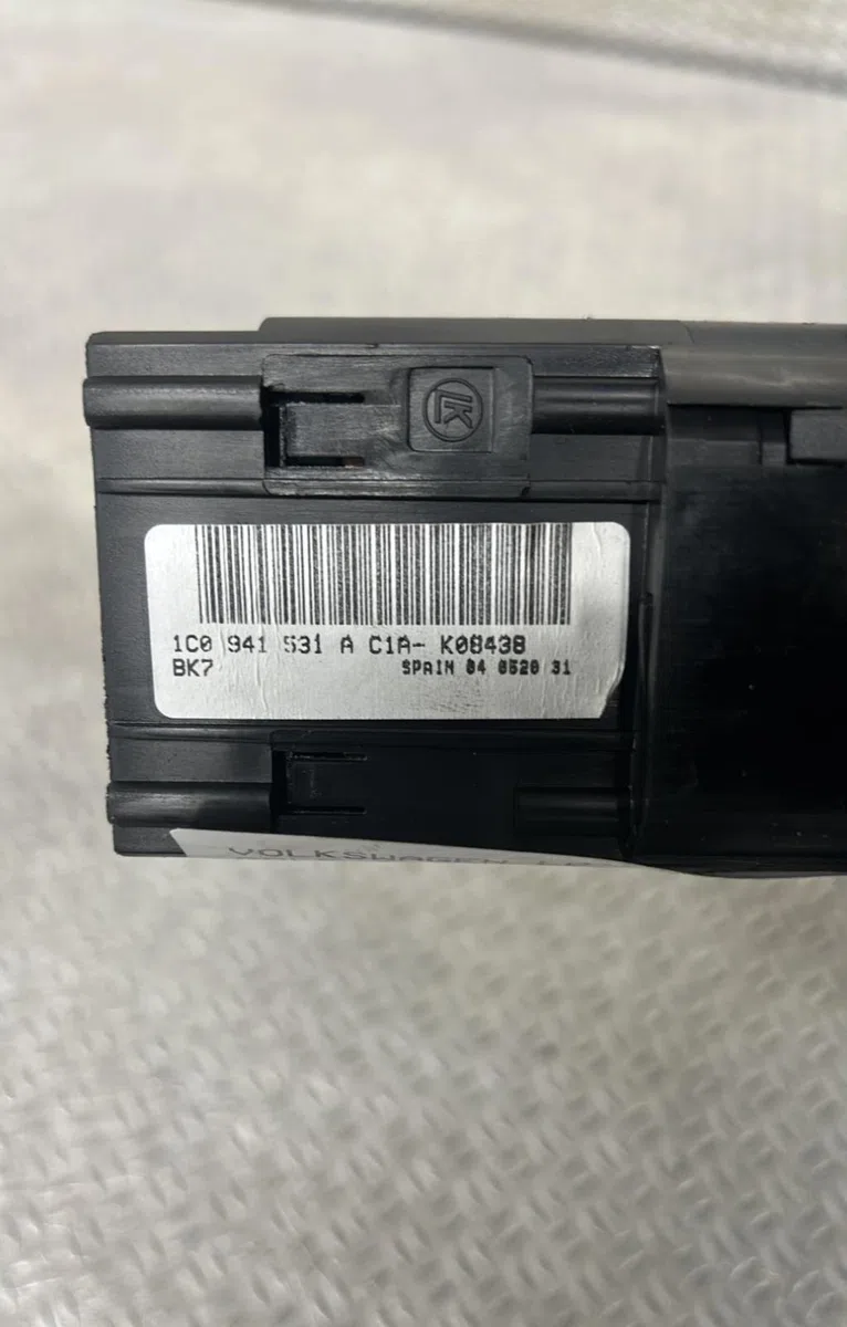 Interrupteur commande de phares Volkswagen GOLF IV (1J1) 1.9 tdi (1997-2004) occasion