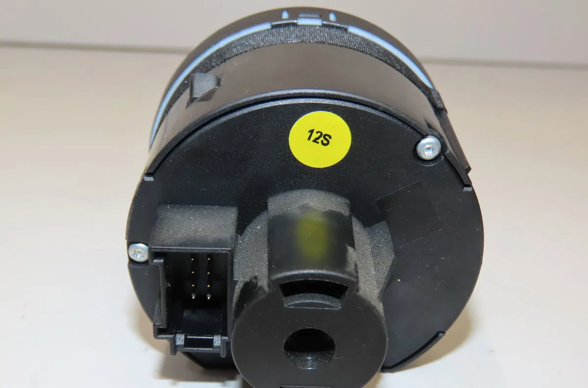 Interrupteur commande de phares Volkswagen GOLF VI (5K1) 2.0 tdi (2008-2013) 5 portes occasion
