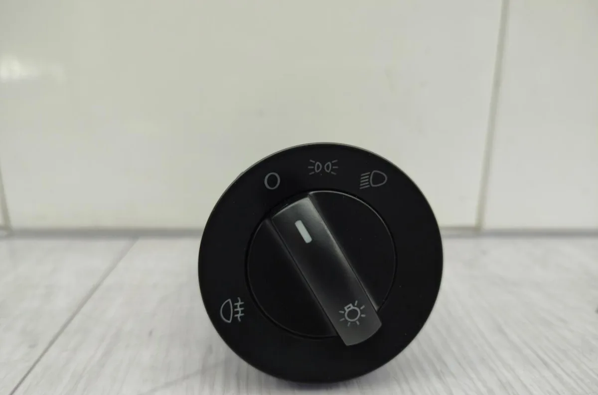Interrupteur commande de phares VOLKSWAGEN POLO 4 PHASE 2 occasion
