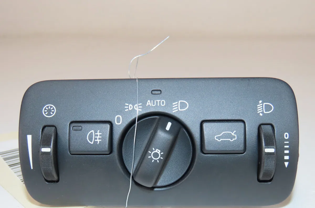 Interrupteur commande de phares Volvo V40 3-5 portes (525) T2 gtdi (2013-2016) occasion