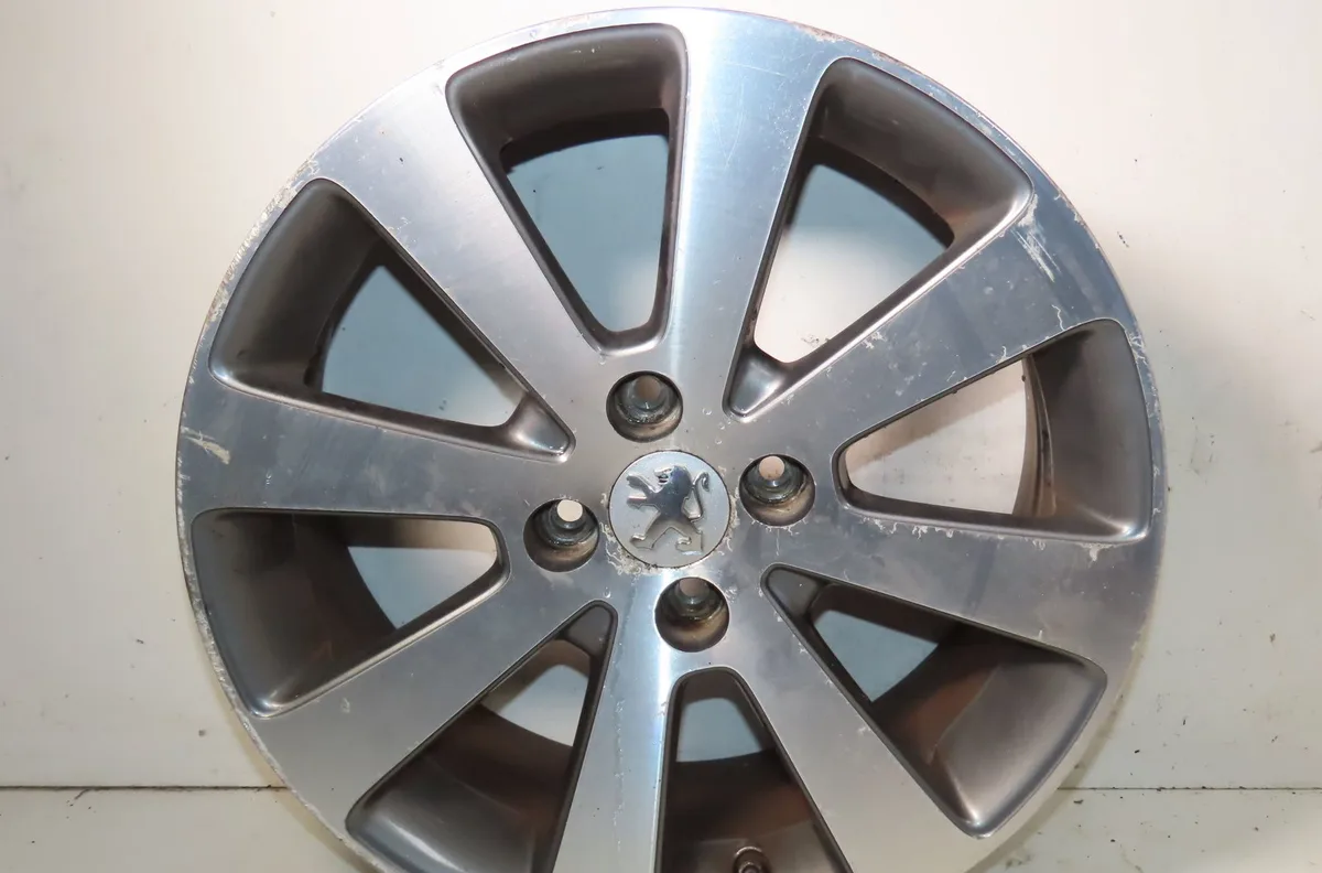 Jante aluminium 2 Peugeot 208 I (CA_, CC_) 1.6 hdi (2012) 5 portes occasion