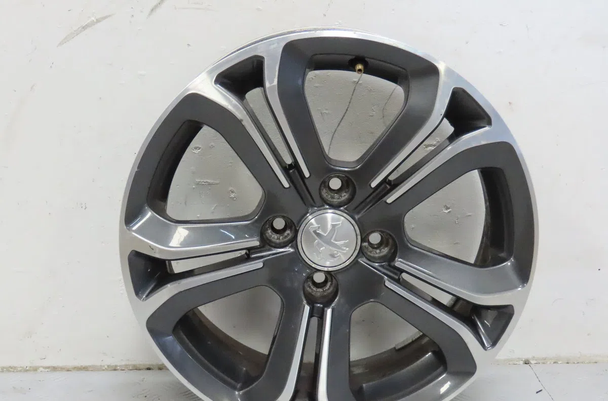 Jante aluminium Peugeot 208 I (CA_, CC_) 1.6 hdi (2012) 5 portes occasion