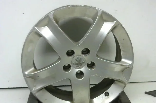 Jante aluminium Peugeot 407 (6D_) 2.0 hdi 135 (6drhrh, 6drhre, 6drhrg, 6drhrj) (2004-2010) 4 portes occasion