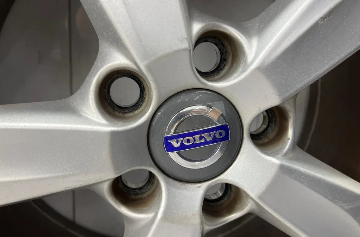 Jante aluminium VOLVO V 40 2 PHASE 1 BREAK occasion