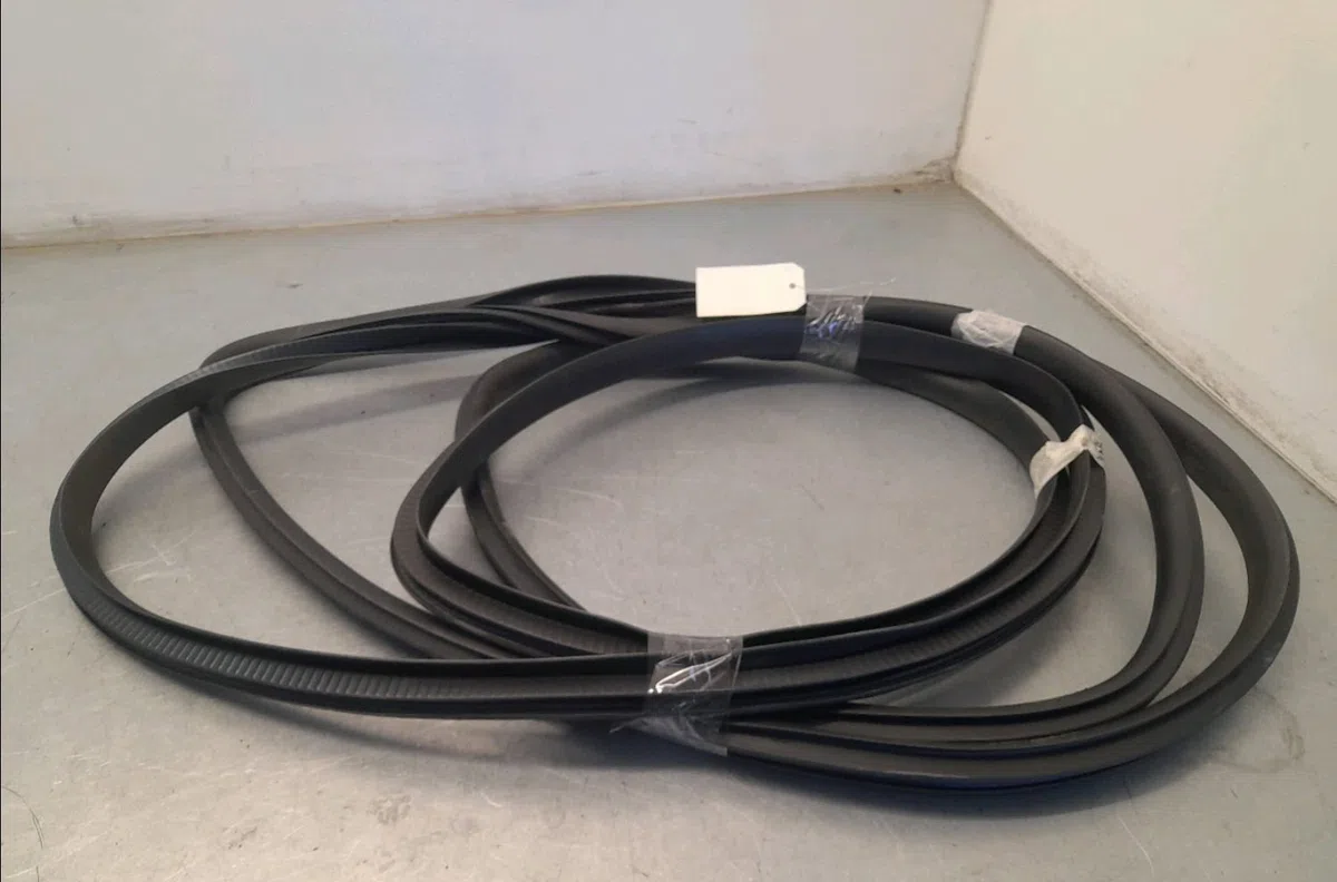 Joint porte avd Tesla MODEL Y (5YJY) Ev (2019) occasion