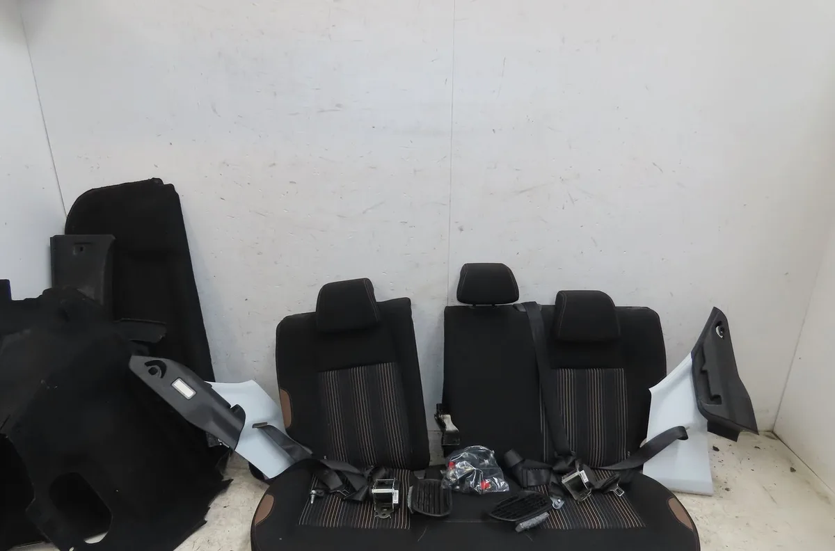 Kit banquette arrière complète Peugeot 208 I (CA_, CC_) 1.4 hdi (2012) 3 portes occasion