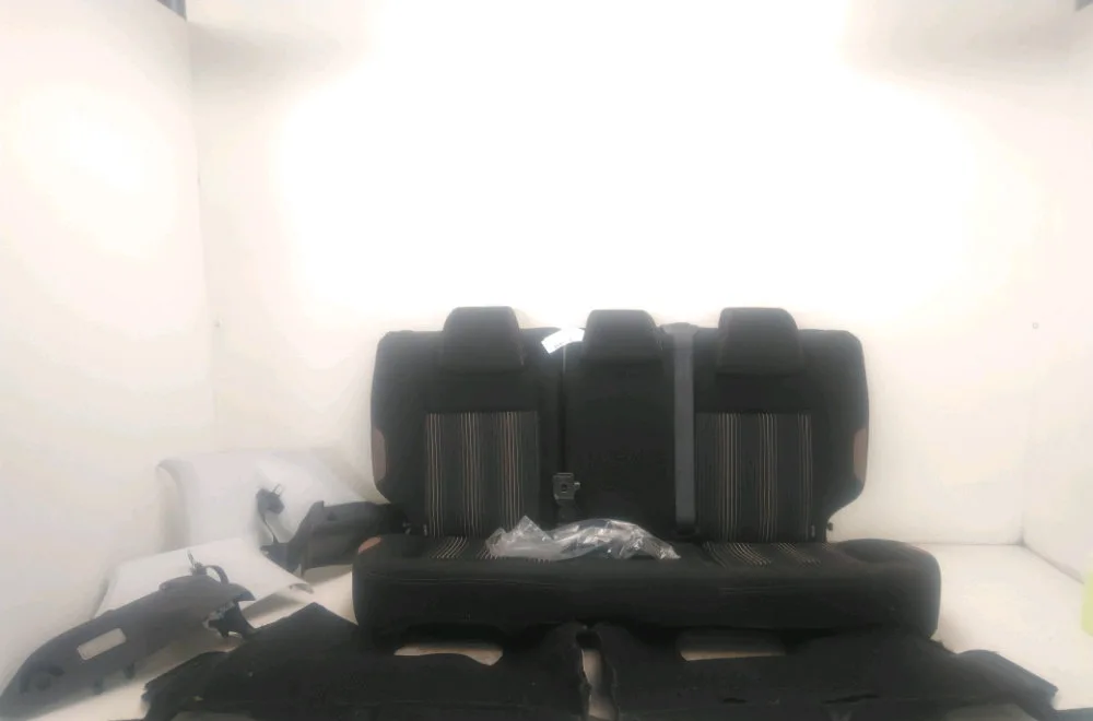 Kit banquette arrière complète Peugeot 208 I (CA_, CC_) 1.6 hdi (2012) 5 portes occasion