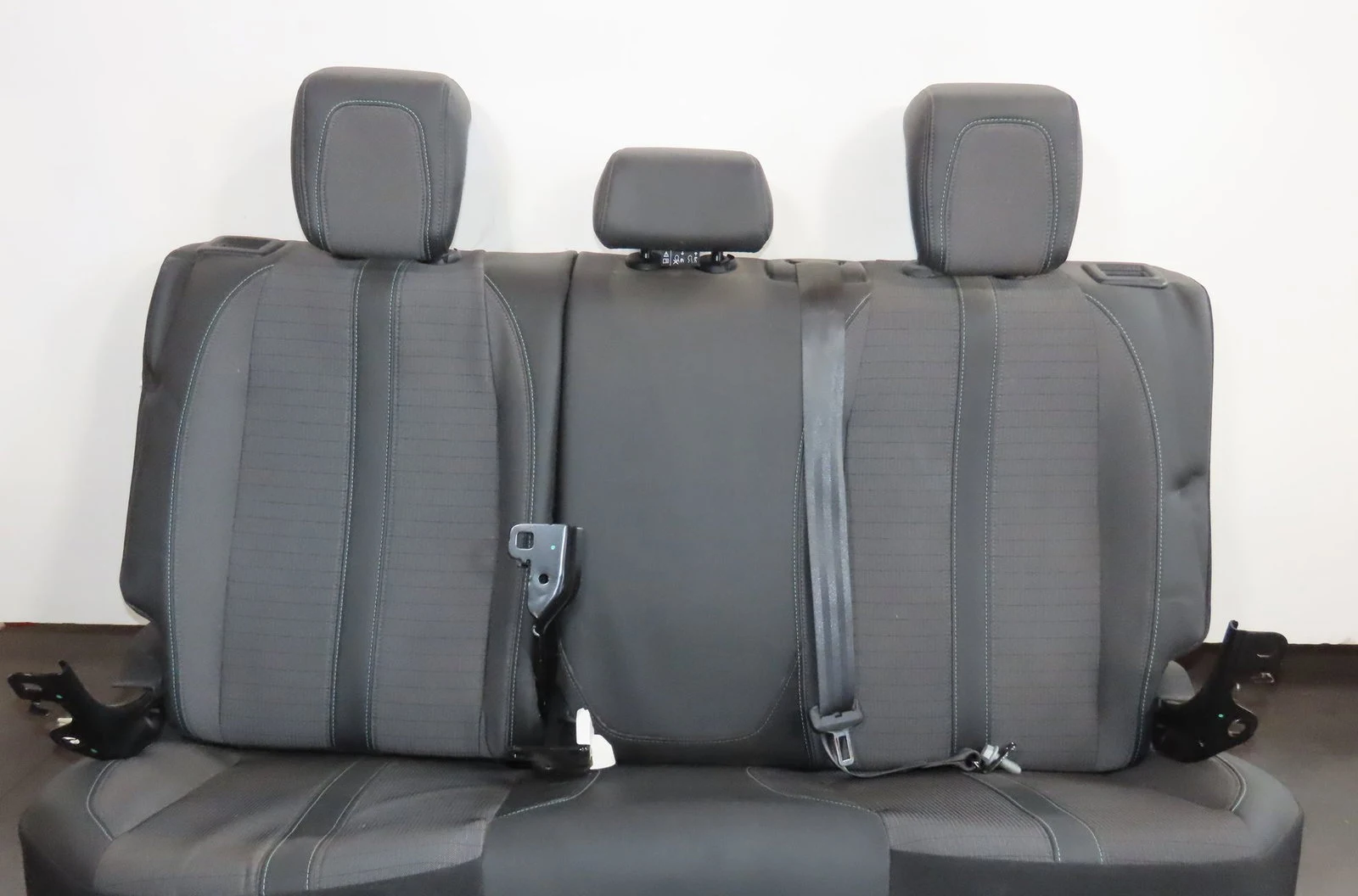 Kit banquette arrière complète Peugeot 208 II (UB_, UP_, UW_, UJ_) 1.5 bluehdi 100 (2019) occasion