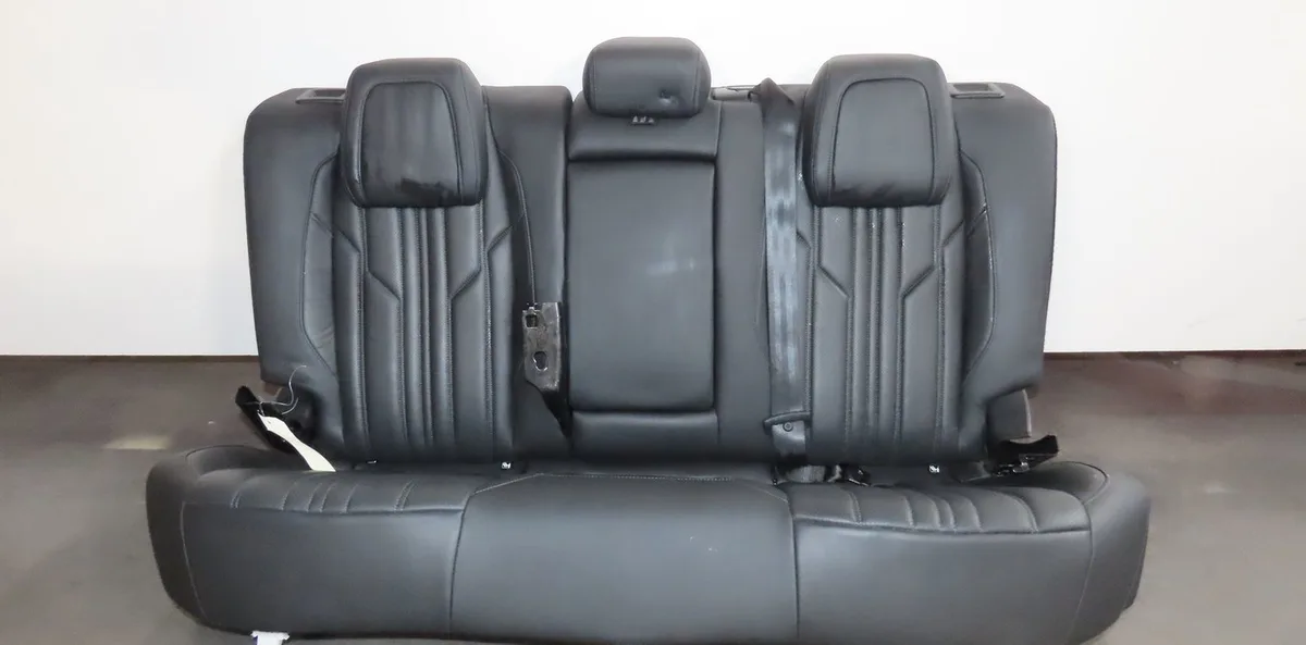 Kit banquette arrière complète Peugeot 308 III (FB_, FH_, FP_, F3_) Puretech 130 (fphnsl, fphnst) (2021) occasion