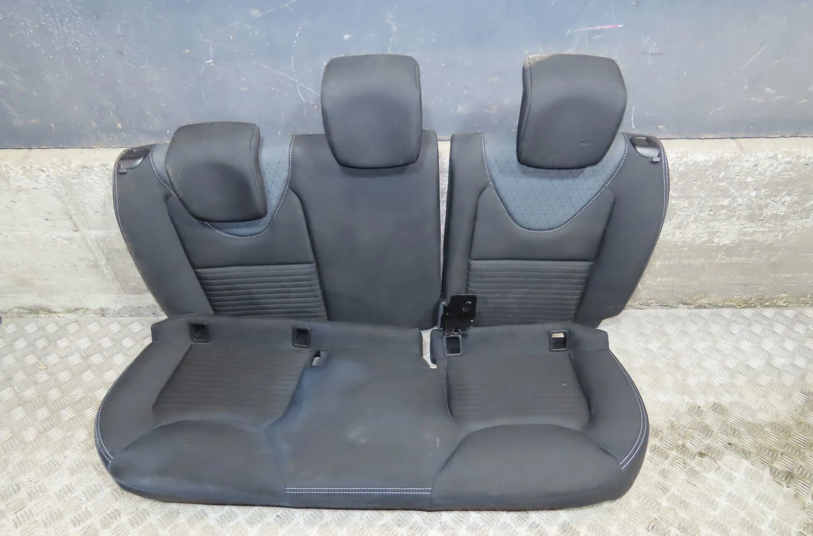 Kit banquette arrière complète Renault CLIO IV (BH_) 0.9 tce 90 (2012) 5 portes occasion