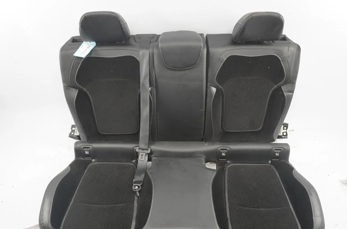 Kit banquette arrière complète Renault MEGANE IV 3-5 portes (B9A-M-N_) 1.5 dci 110 (b9a3) (2015) occasion